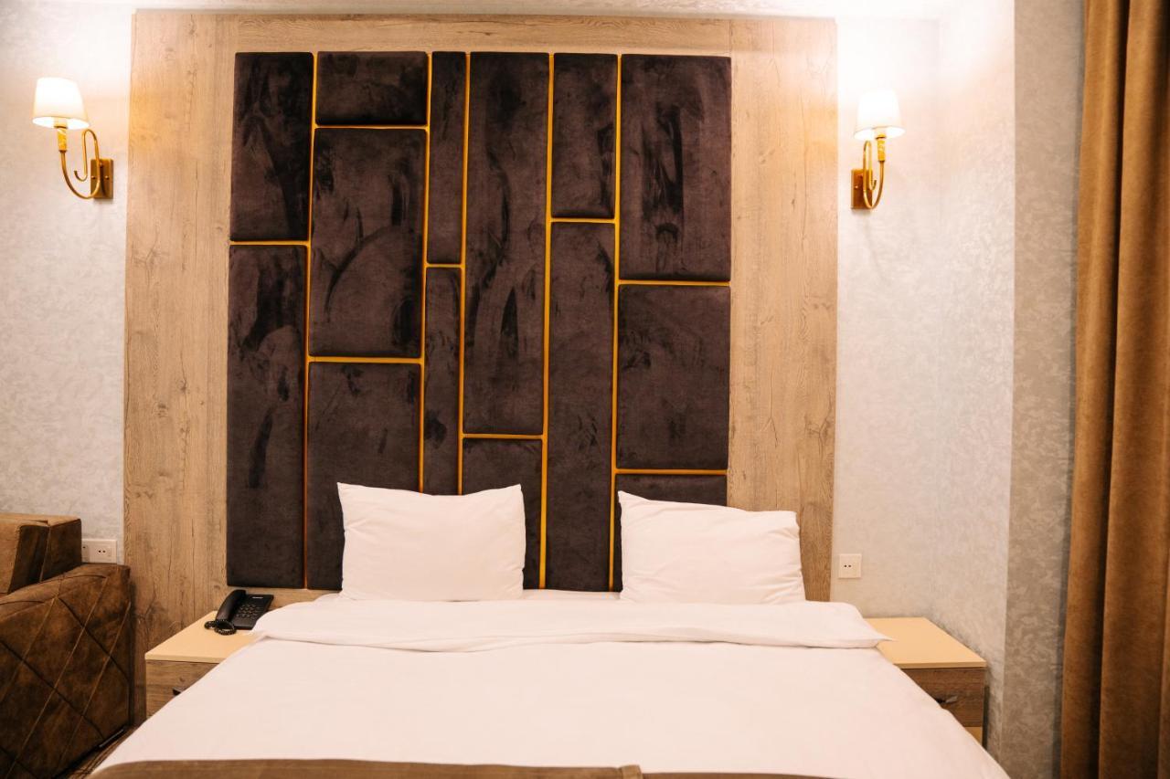 באקו The Clocktower Hotel מראה חיצוני תמונה