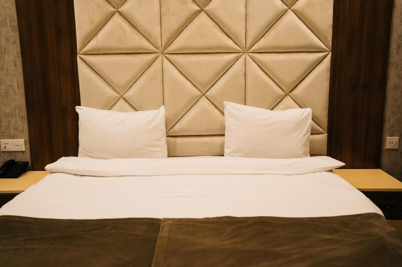 באקו The Clocktower Hotel מראה חיצוני תמונה