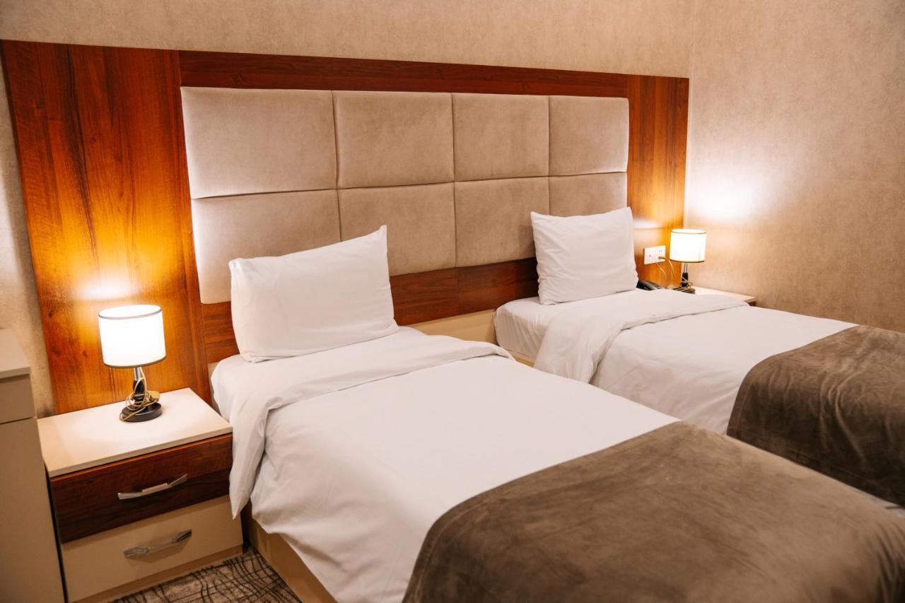 באקו The Clocktower Hotel מראה חיצוני תמונה