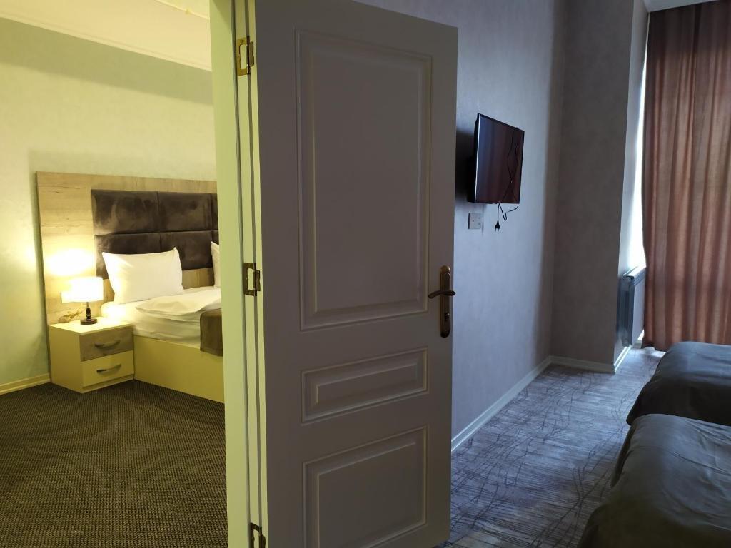 באקו The Clocktower Hotel מראה חיצוני תמונה